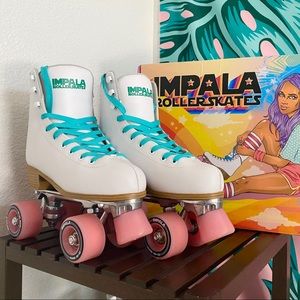 IMPALA ROLLERSKATES - White skates w pink wheels